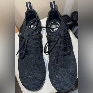 Nike Tennis Shoes Used once